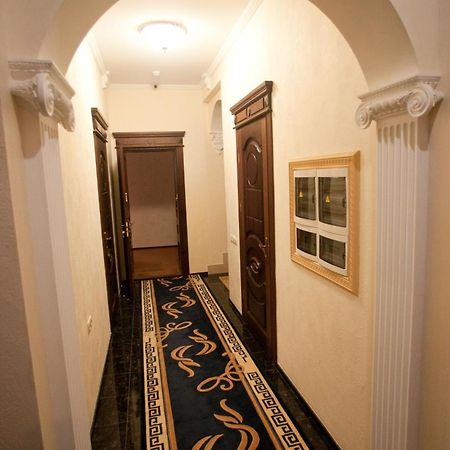 Kleopatra Vip Hotel Kamjanets-Podilskyj Exteriör bild