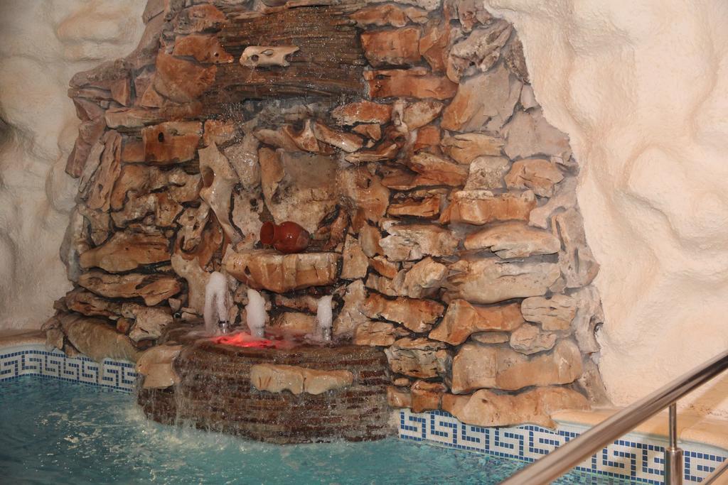 Kleopatra Vip Hotel Kamjanets-Podilskyj Exteriör bild